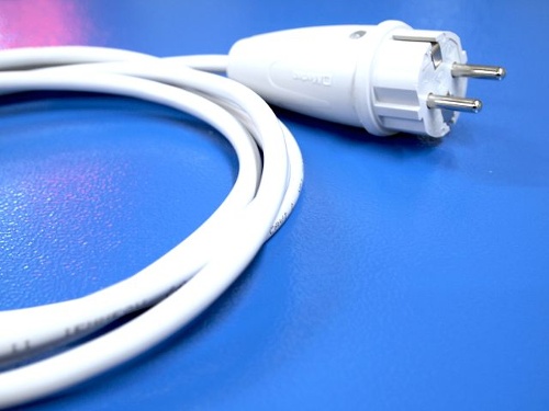kompl. betriebsbereit inkl.
Anschlusskabel mit Stecker
